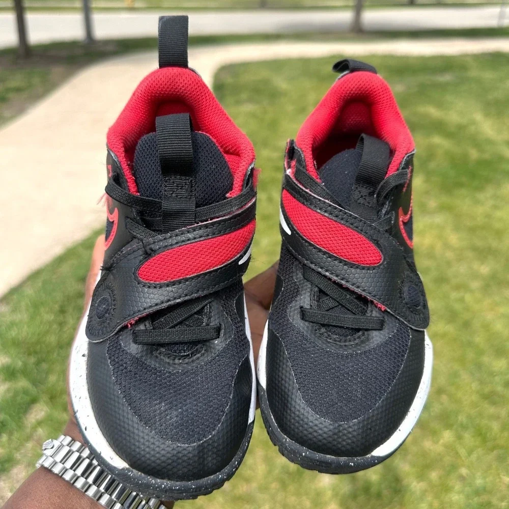 Nike Team Hustle D 11 Toddler Boy Sneakers Size 11 Black Red White Shoes
